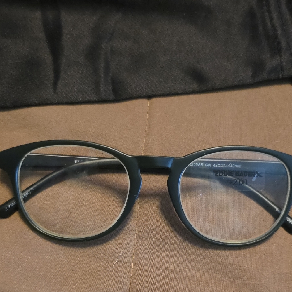Eddie Bauer Sleek Black Eyeglasses +2.0
